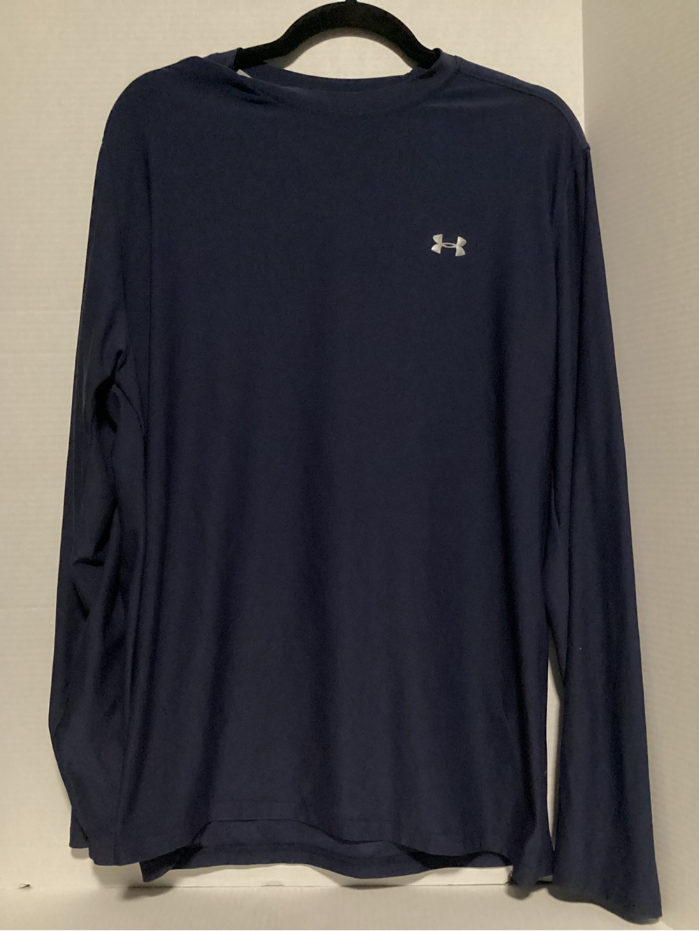 Under Armour Men’s Dark Blue Long-Sleeve Performance Tee L